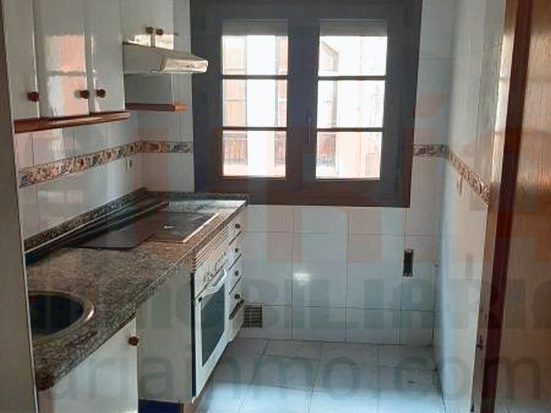 Kitchen of Flat for sale in Oviedo   with Terrace and Balcony