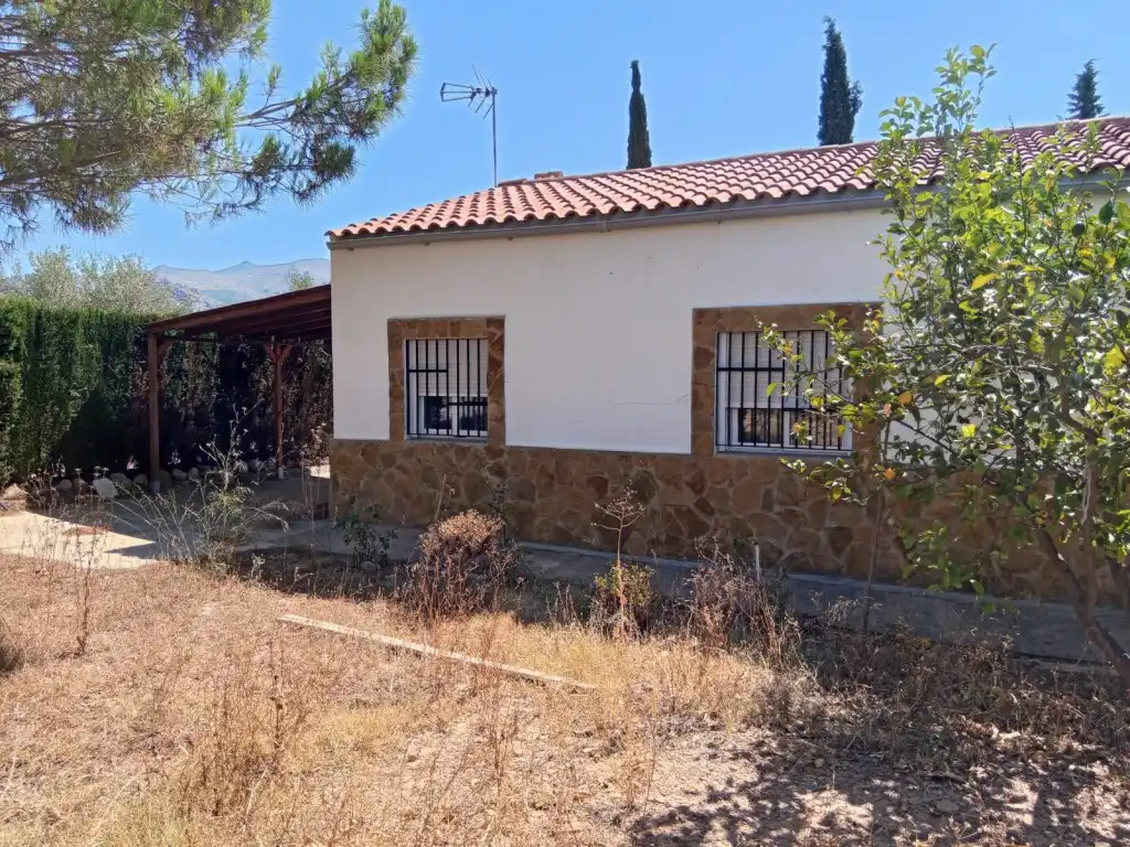 Außenansicht von Country house zum Verkauf in Calles mit Privatgarten, Terrasse und Abstellraum