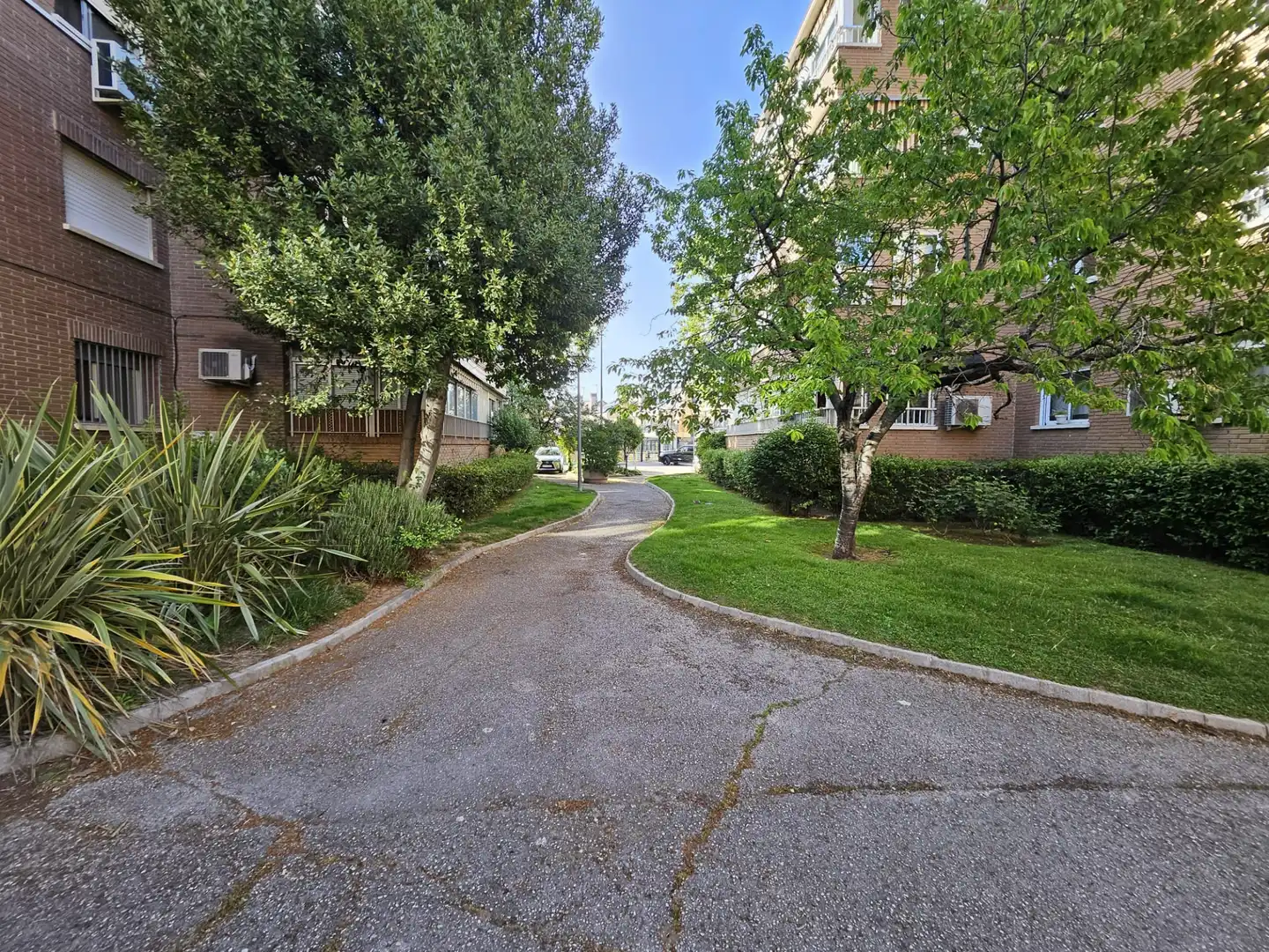 Vista exterior de Piso en venta en Alcalá de Henares con Calefacción, Parquet y Terraza