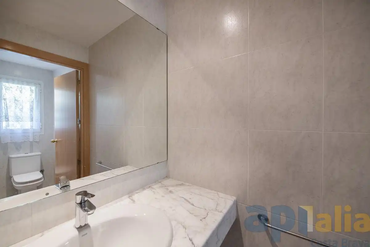 Baño de Casa adosada en venta en Sant Feliu de Guíxols con Calefacción, Jardín privado y Terraza