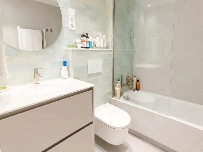 Baño de Piso en venta en Getxo  con Terraza y Balcón
