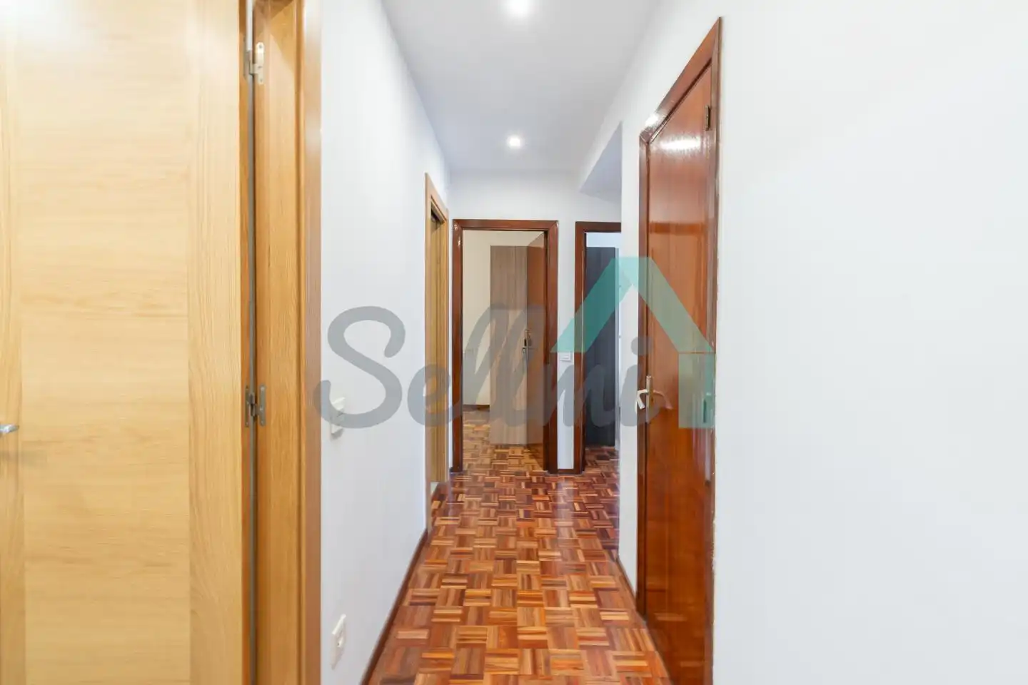 Room in Paz, El Cristo