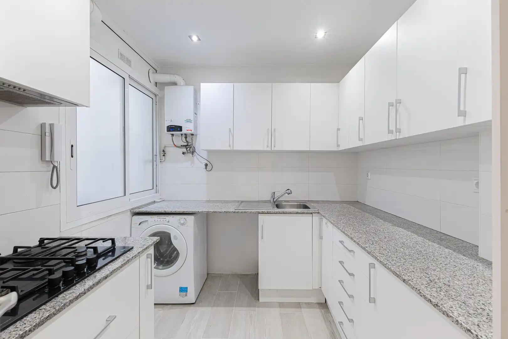 Cocina de Piso en venta en Barcelona con Aire acondicionado, Calefacción y Terraza