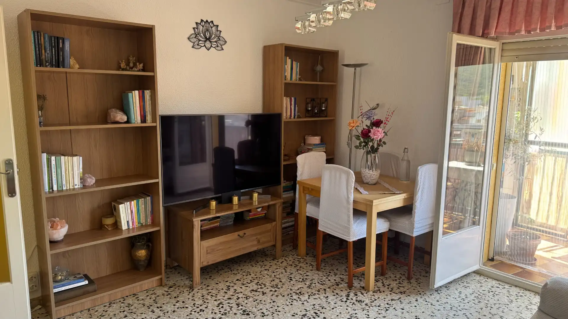 Sala de estar de Piso en venta en Montcada i Reixac con Horno, Balcón y Alarma