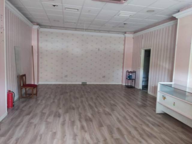 Local comercial en Alquiler en Almanjáyar