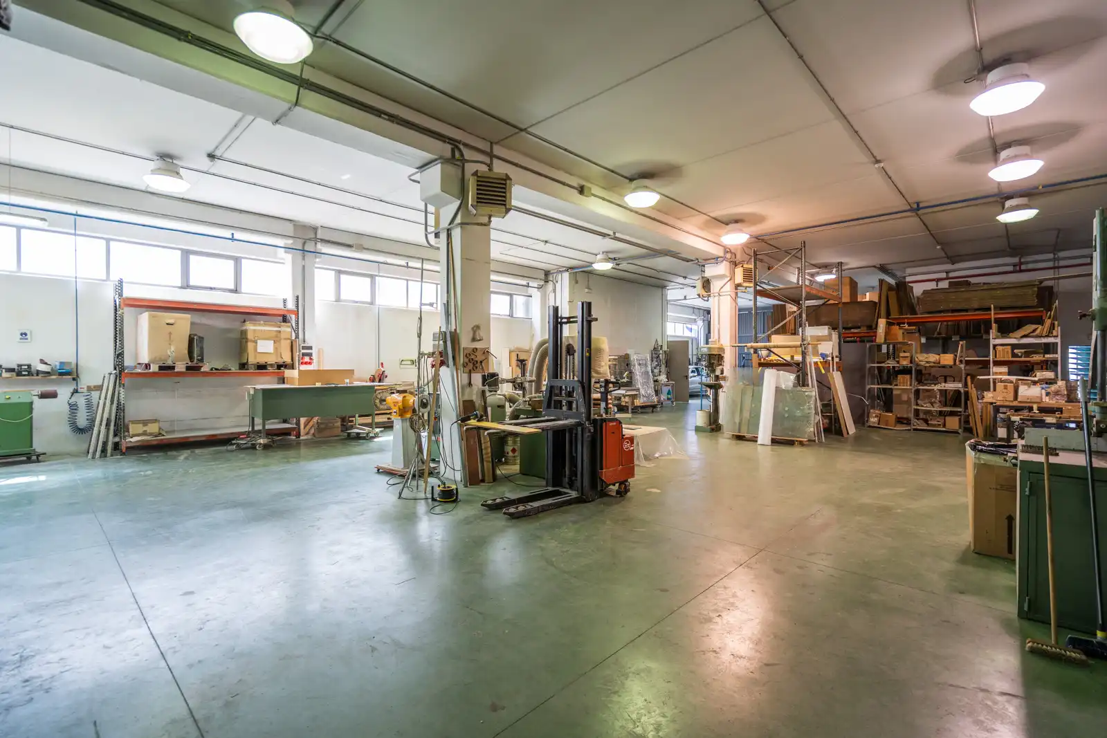 Fabrikhallen zur Miete in Móstoles