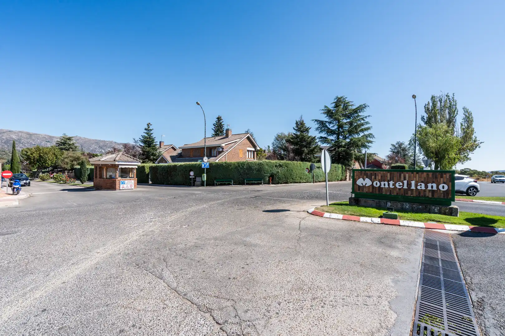 Casa aparellada amb piscina en venda a Becerril de la Sierra, imagen 27