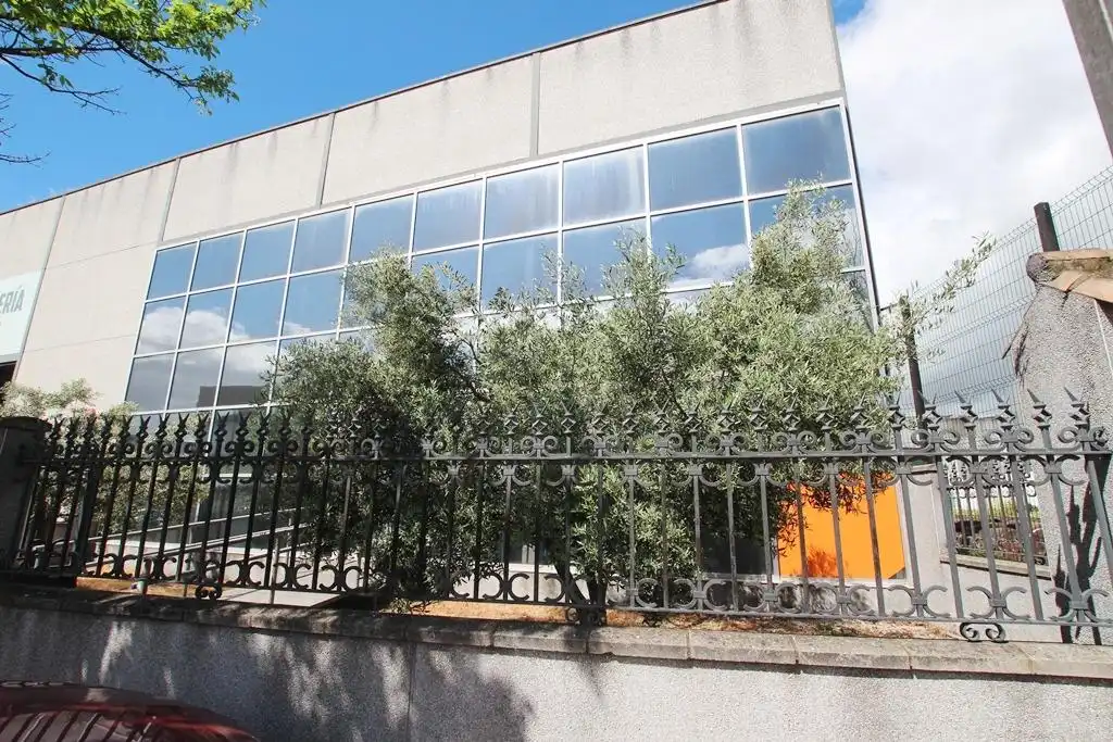 Außenansicht von Fabrikhallen zur Miete in Jerez de la Frontera