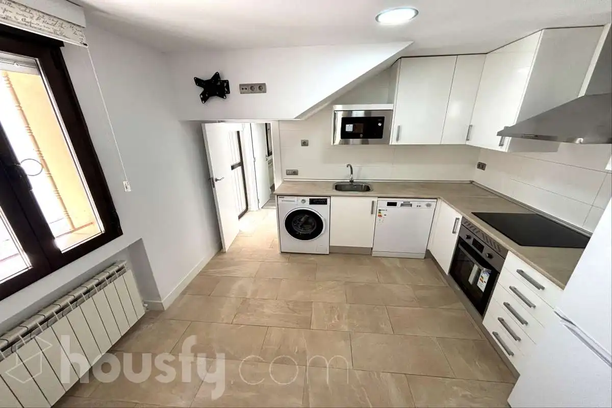 Cocina de Casa o chalet de alquiler en Madrid con Aire acondicionado, Calefacción y Jardín privado