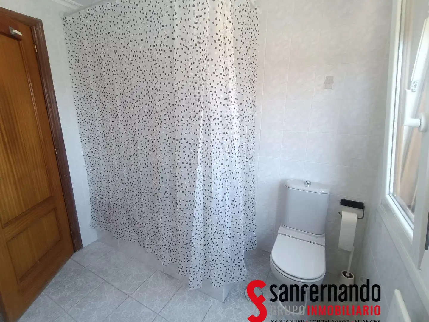 Bathroom of Flat for rent in Santander  with Heating, Parquet flooring and Furnished