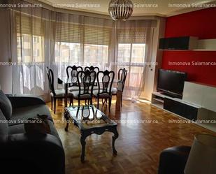 Sala d'estar de Pis de lloguer en Salamanca Capital amb Calefacció, Terrassa i Moblat