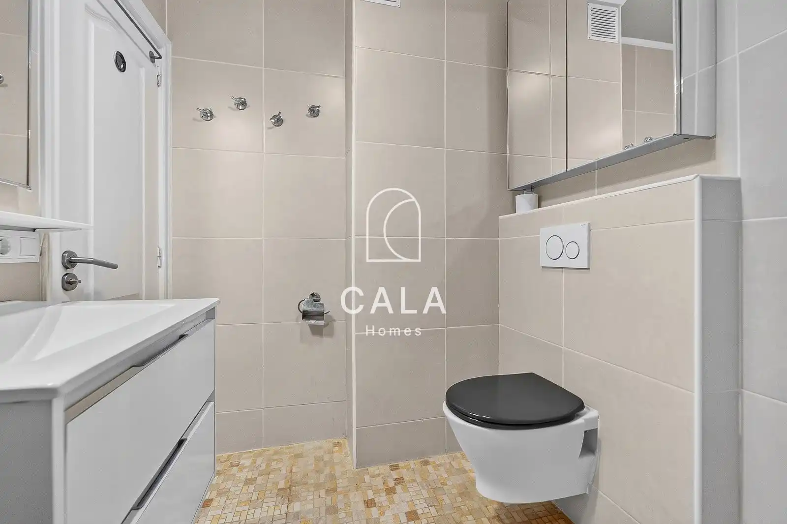 Bathroom of Flat for sale in Arona  with Air Conditioner, Heating and Terrace