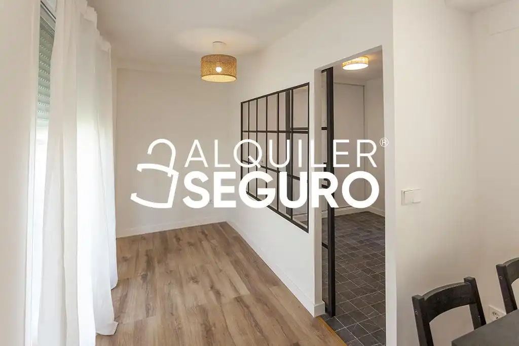 Àtic de lloguer a del Aligustre, Valdezarza