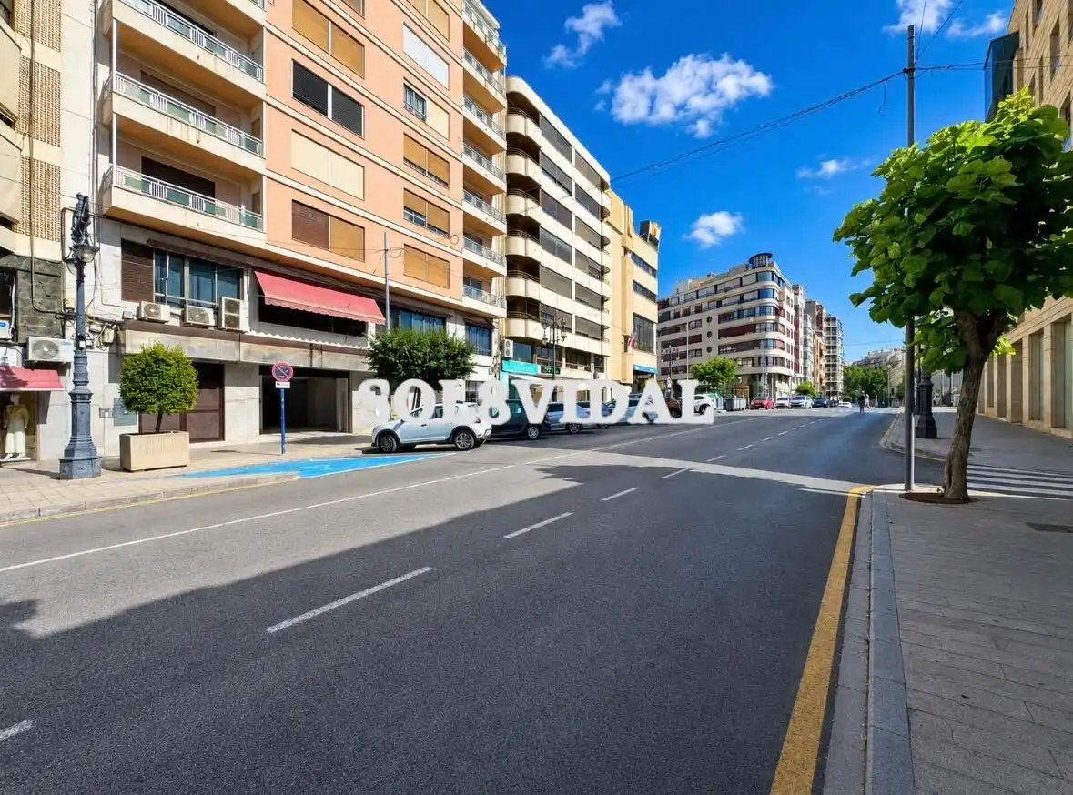 Local comercial de lloguer a Calle CALDERON DE LA BARCA, imagen 3