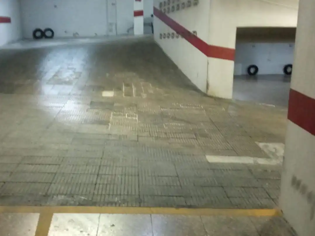 Einzelparkplatz zum Verkauf in Avenida de Chapi 25, imagen 5