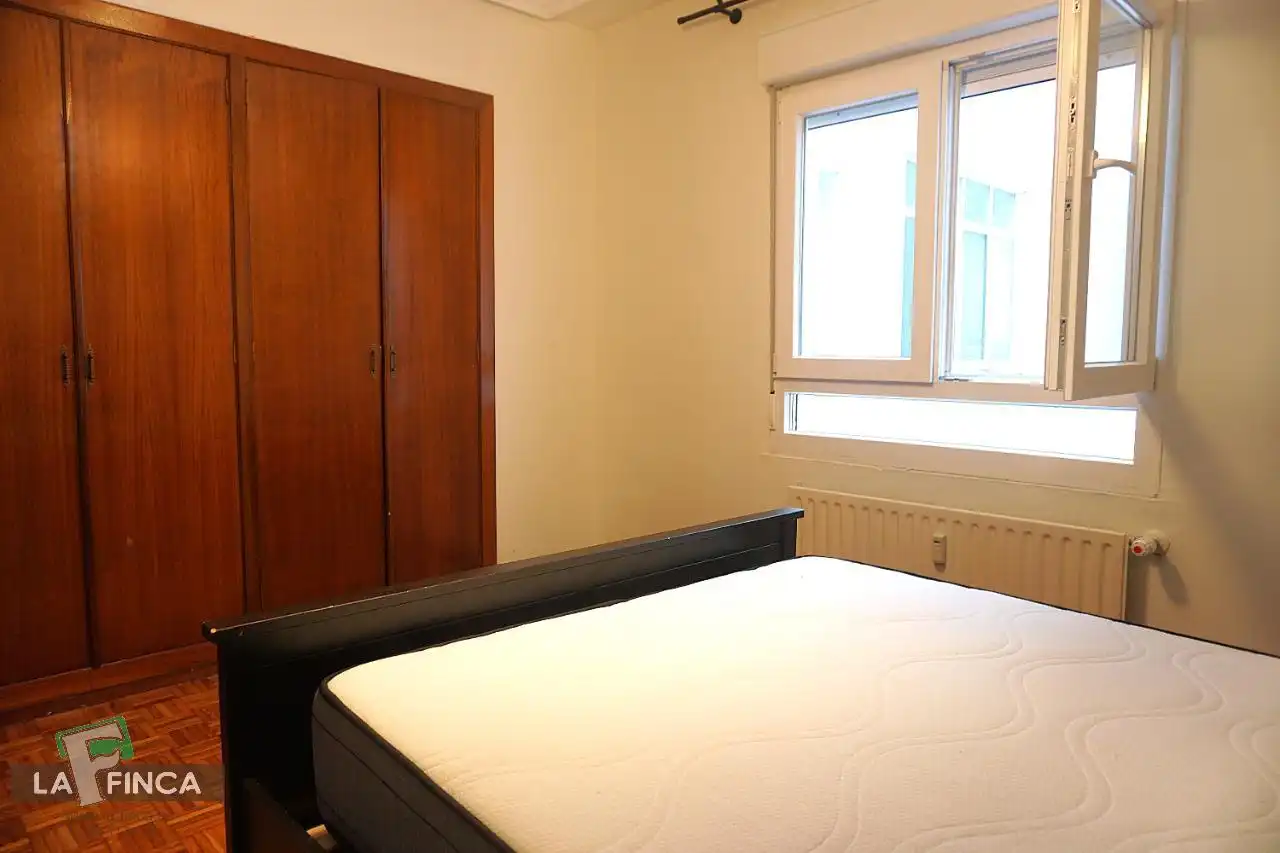 Flat for rent in Oviedo , Asturias