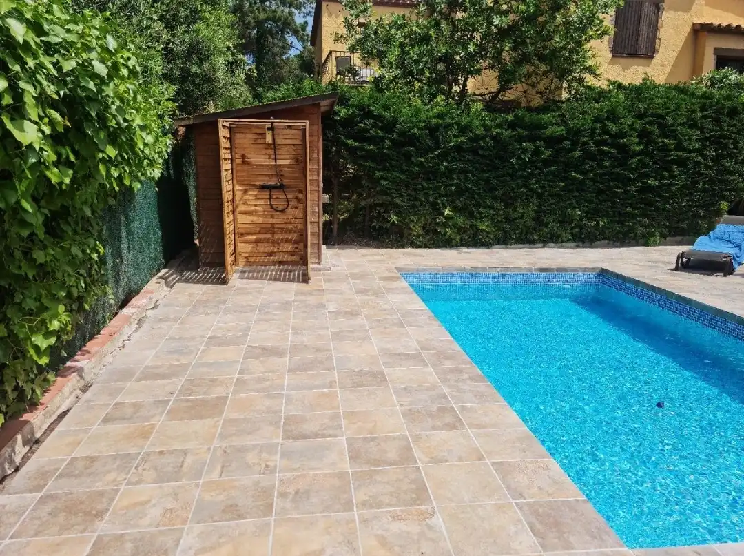 Piscina de Casa adosada de alquiler en Begur con Aire acondicionado, Calefacción y Jardín privado
