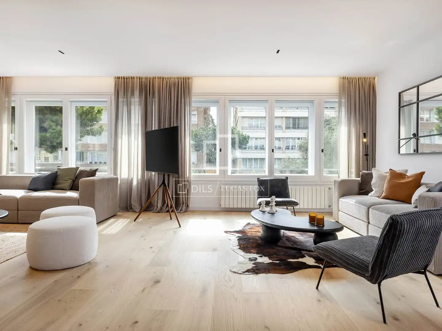 Living room of Flat for rent in Barcelona  with Air Conditioner, Heating and Parquet flooring