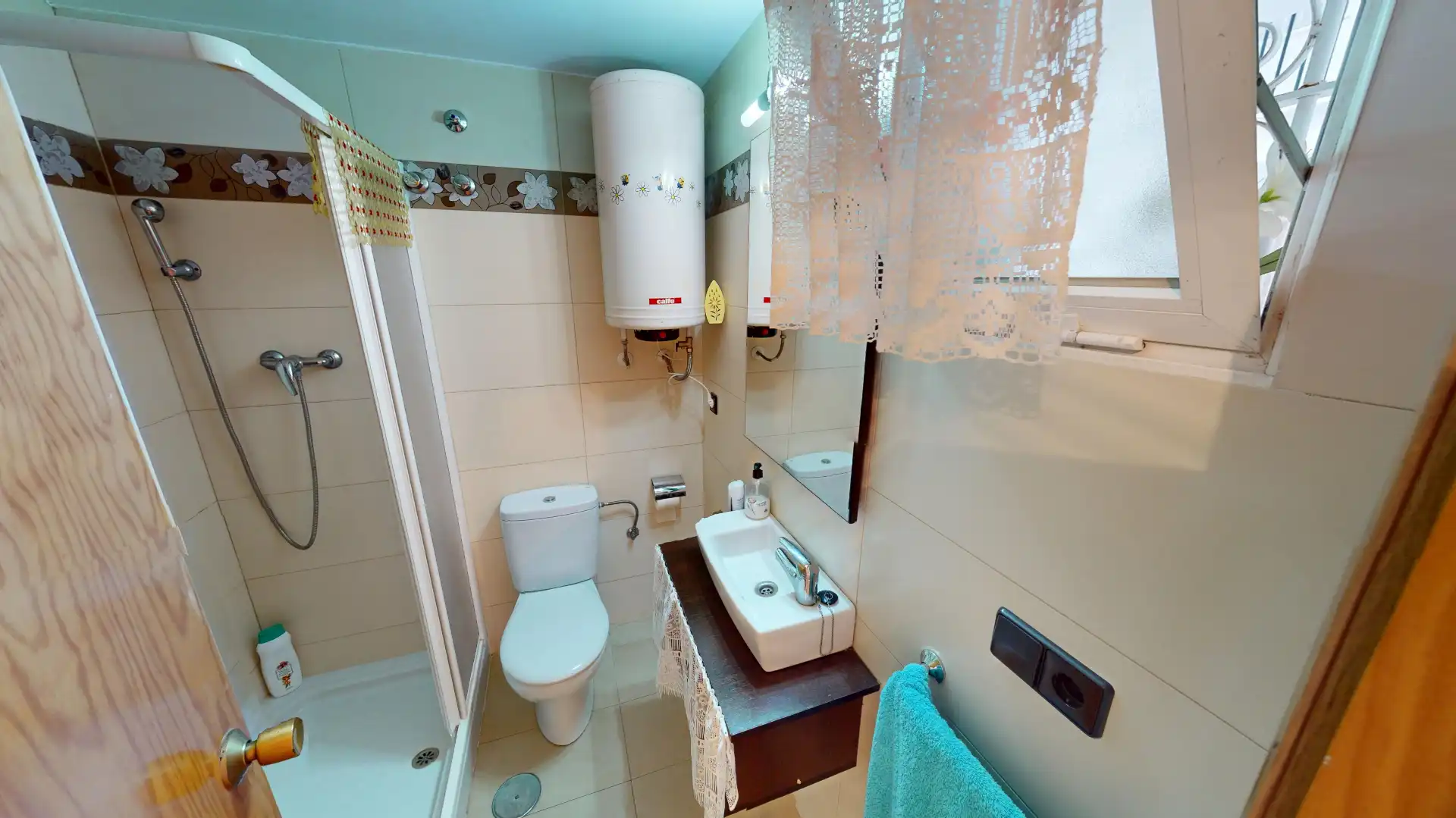 Baño de Piso en venta en Torrevieja con Terraza, Amueblado y Lavadora