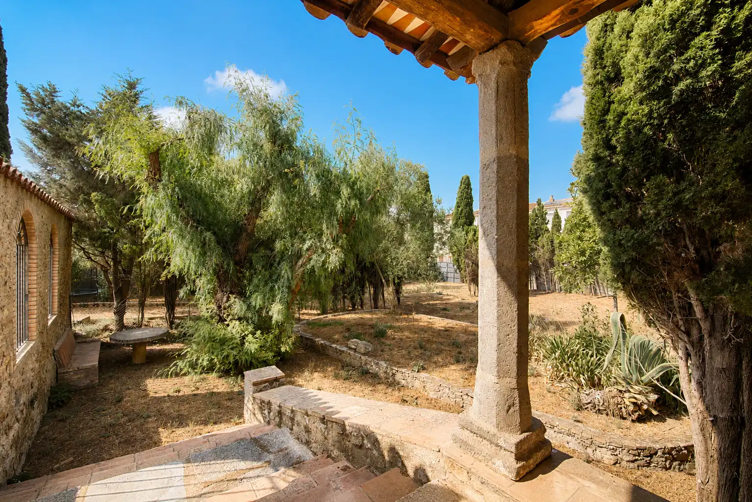 Jardí de Finca rústica en venda en Castelló d'Empúries amb Jardí privat i Piscina