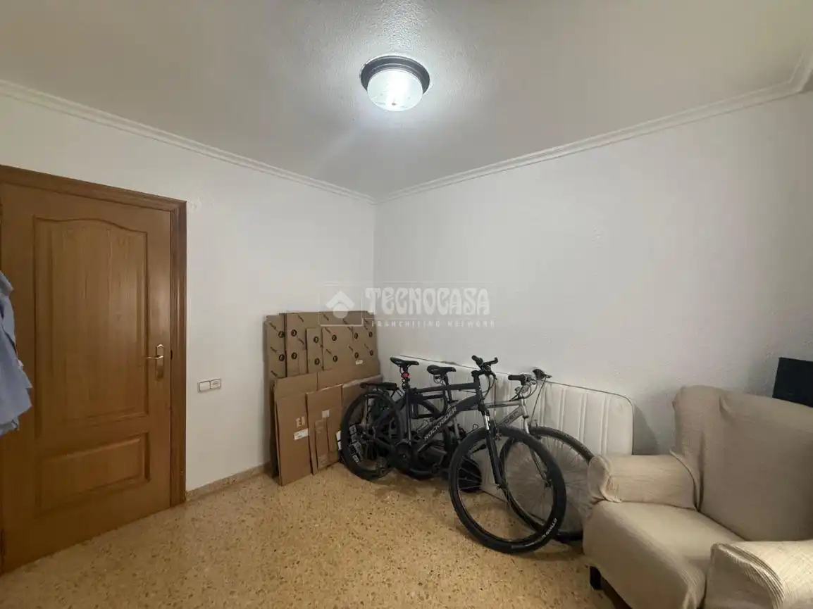 Wohnung zum Verkauf in Mislata mit Klimaanlage und Balkon