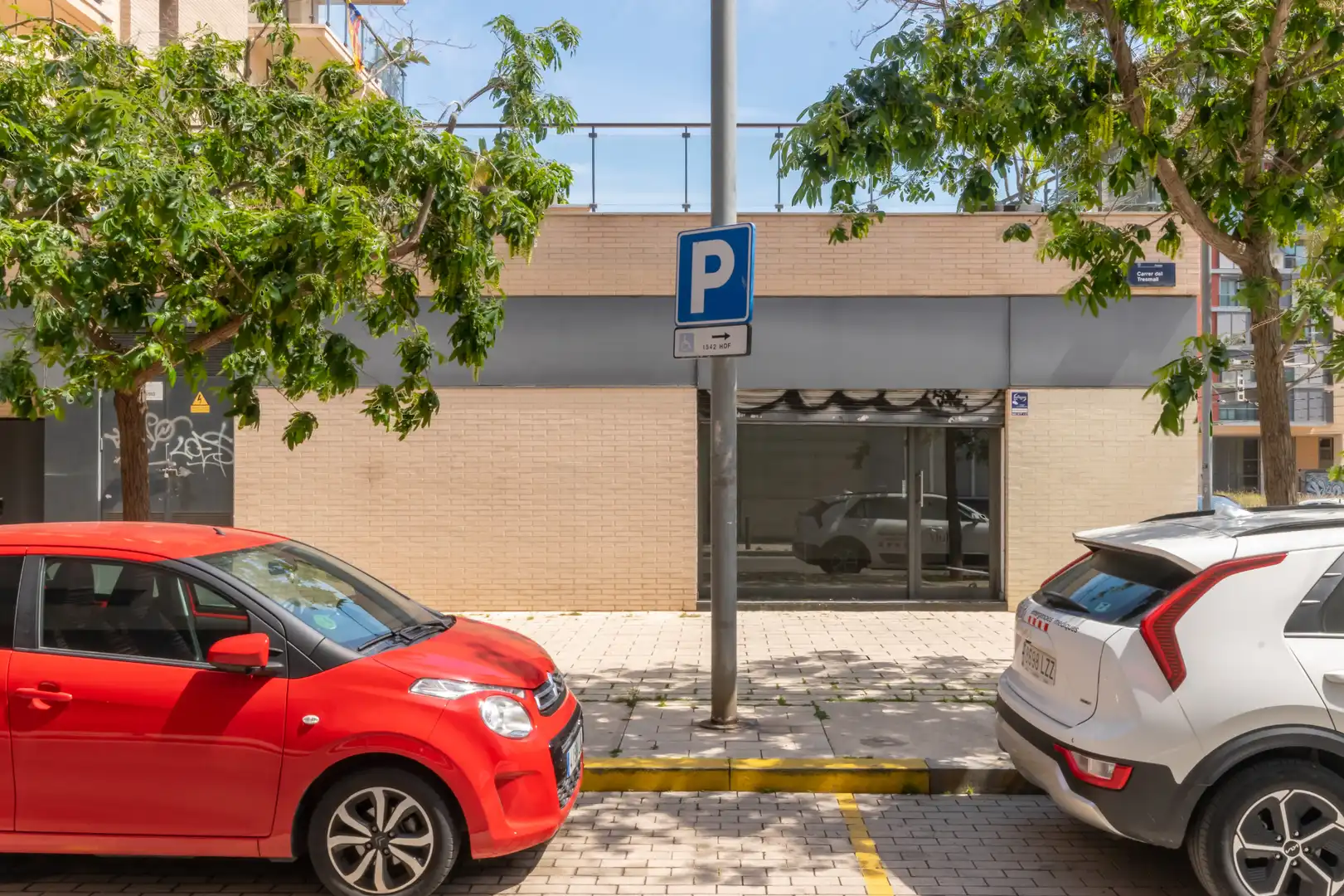Aparcament de Local en venda en Badalona
