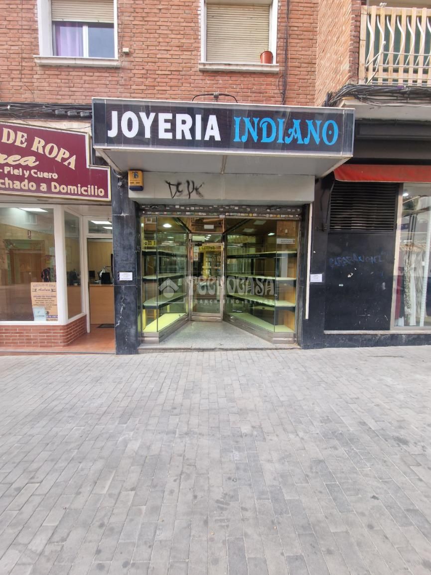 Local de lloguer a Vista Alegre, Carabanchel
