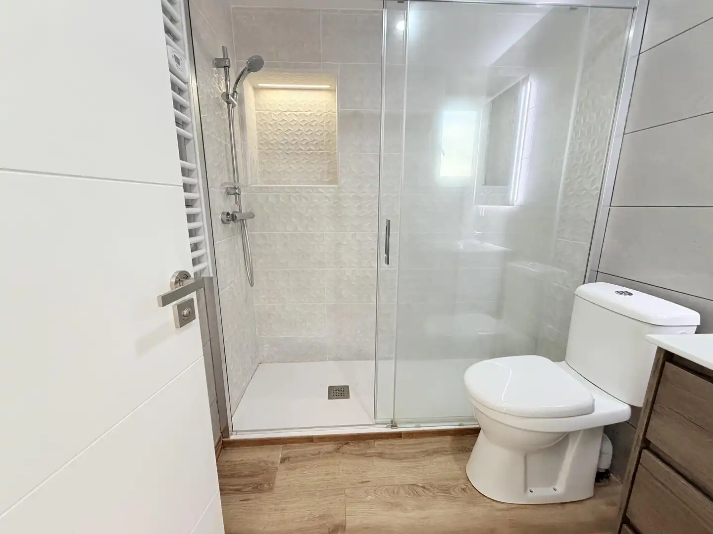 Bathroom of Apartments for rent in Sant Adrià de Besòs  with Air Conditioner and Balcony