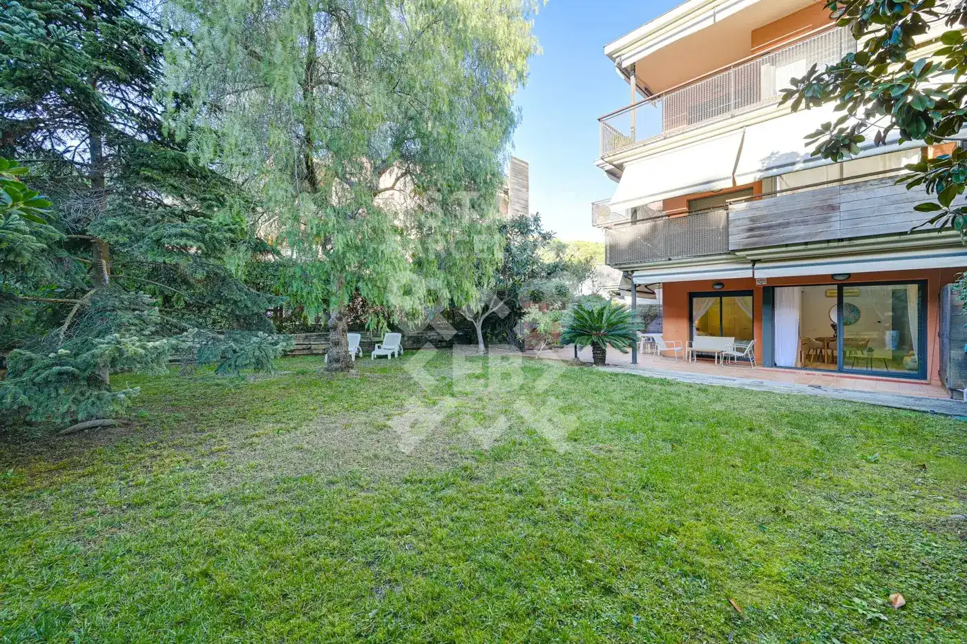 Garten von Wohnung zum Verkauf in Lloret de Mar mit Klimaanlage, Heizung und Privatgarten