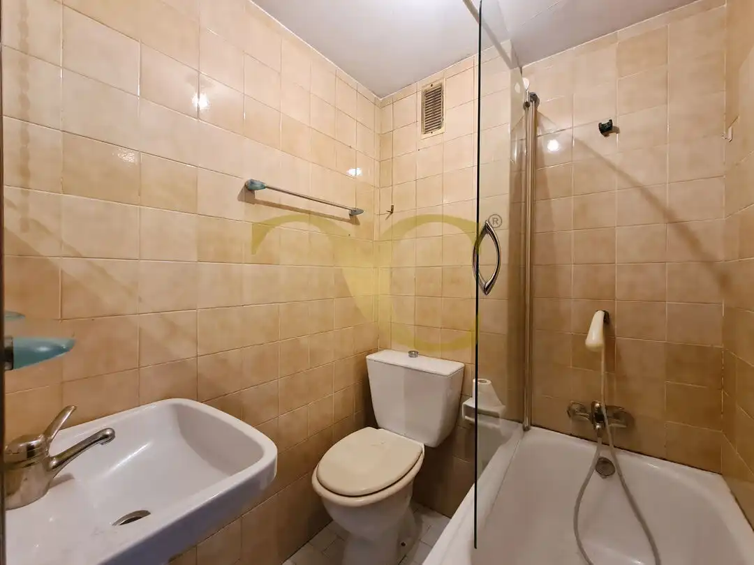 Bathroom of Flat for sale in Oviedo   with Heating and Private garden