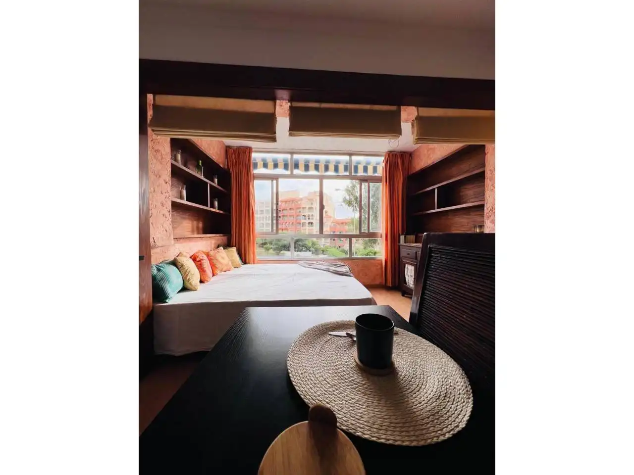 Habitación de Estudio de alquiler en El Ejido con Aire acondicionado y Amueblado