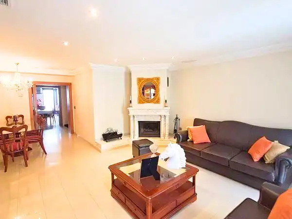 Sala d'estar de Casa o xalet en venda en Catarroja amb Aire condicionat, Terrassa i Traster