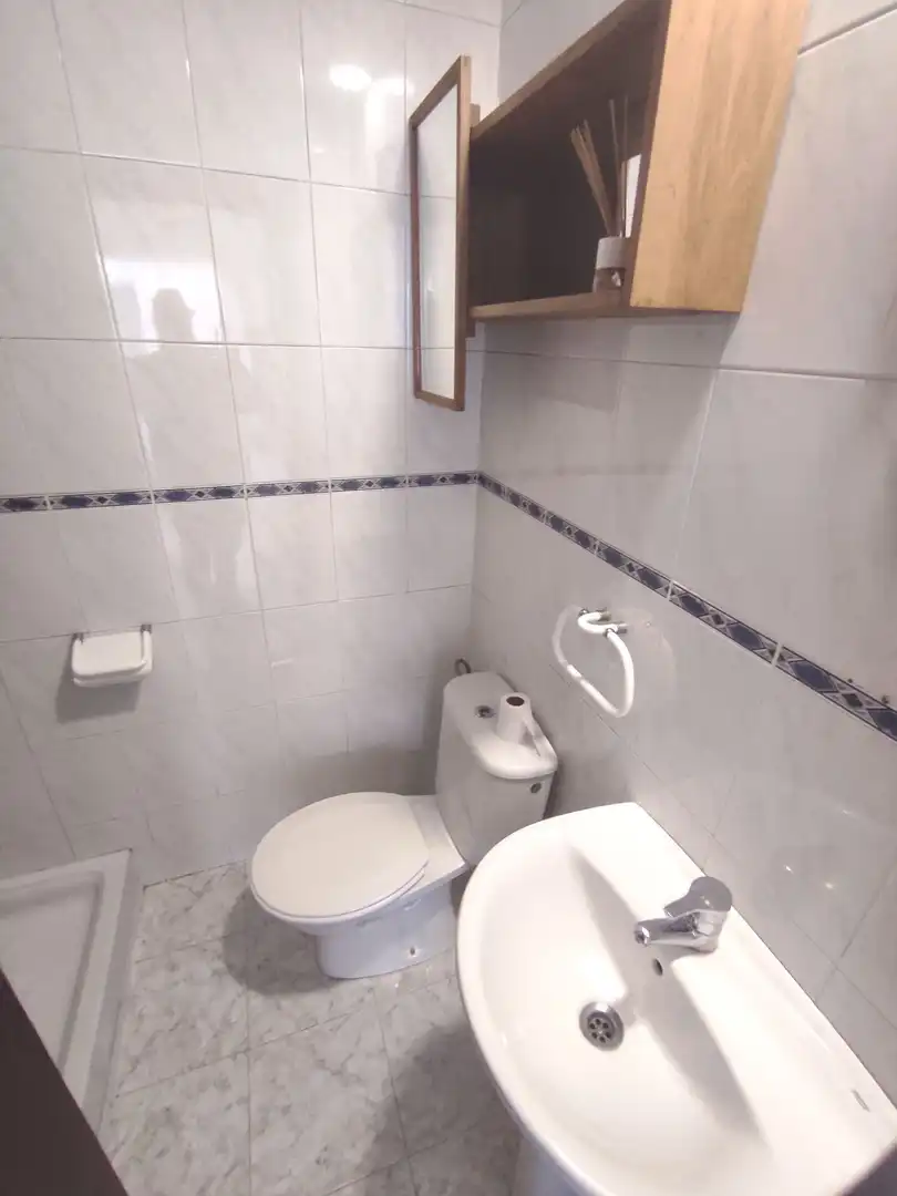 Badezimmer von Wohnungen zum Verkauf in Lloret de Mar mit Klimaanlage, Heizung und Terrasse