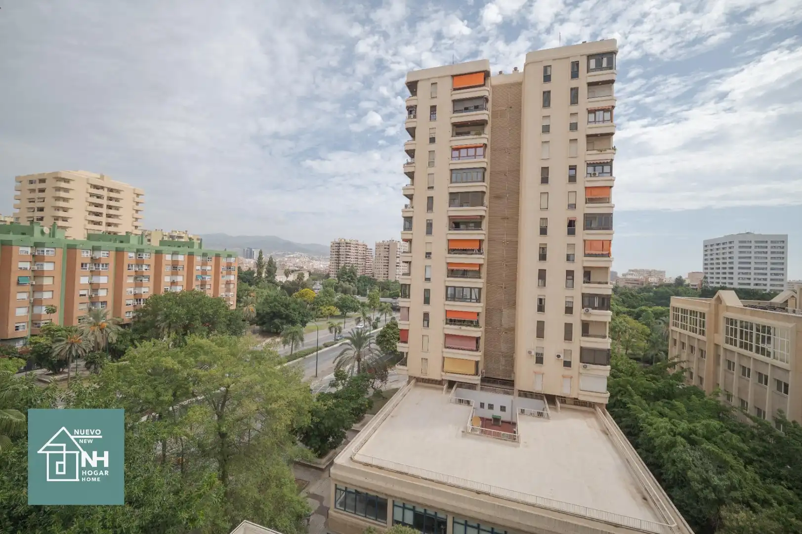 Vista exterior de Pis en venda en Málaga amb Aire condicionat i Balcó
