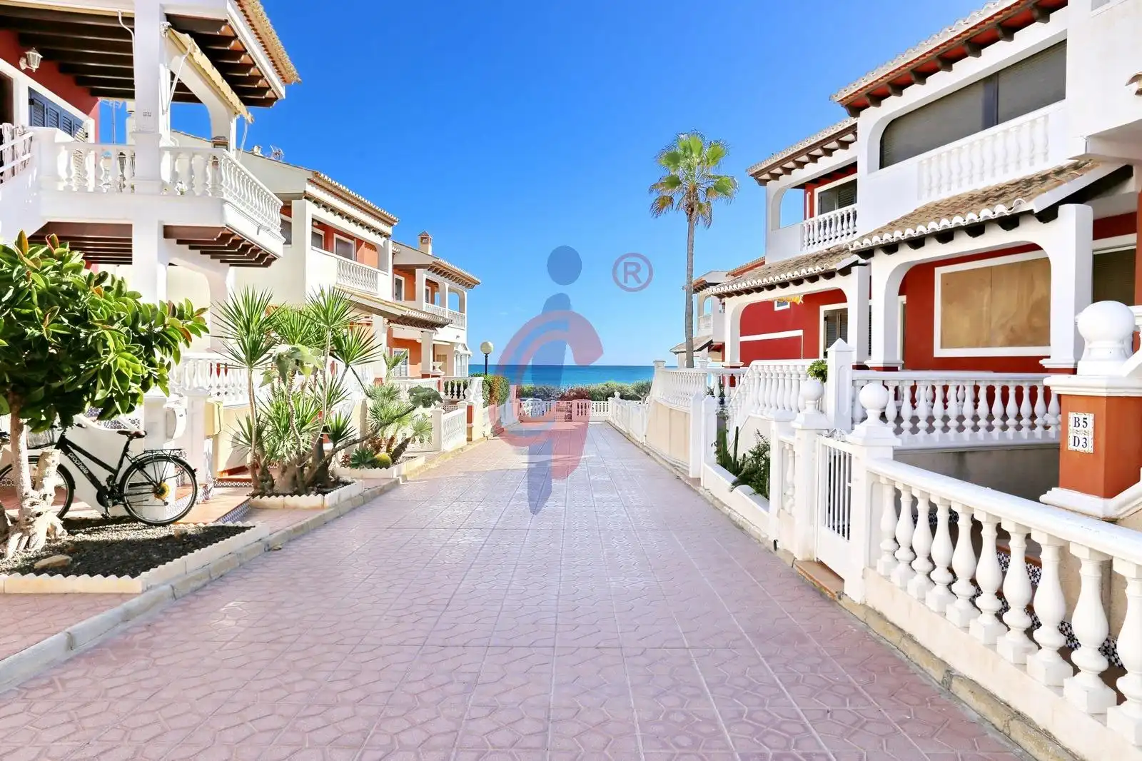 Vista exterior de Casa adosada en venta en Guardamar del Segura con Aire acondicionado, Calefacción y Terraza