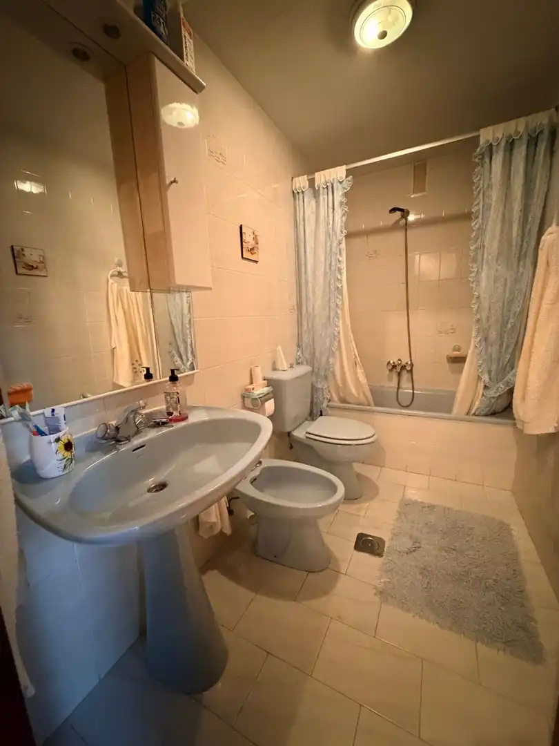 Bathroom of Flat for sale in Gijón   with Heating and Swimming Pool