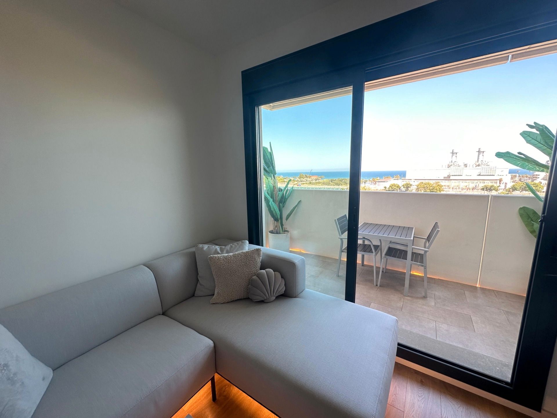 Living room of Flat for sale in Sant Adrià de Besòs  with Air Conditioner, Heating and Private garden