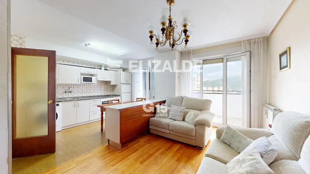 Piso con terraza en venta en Txapinene Kalea, imagen 2