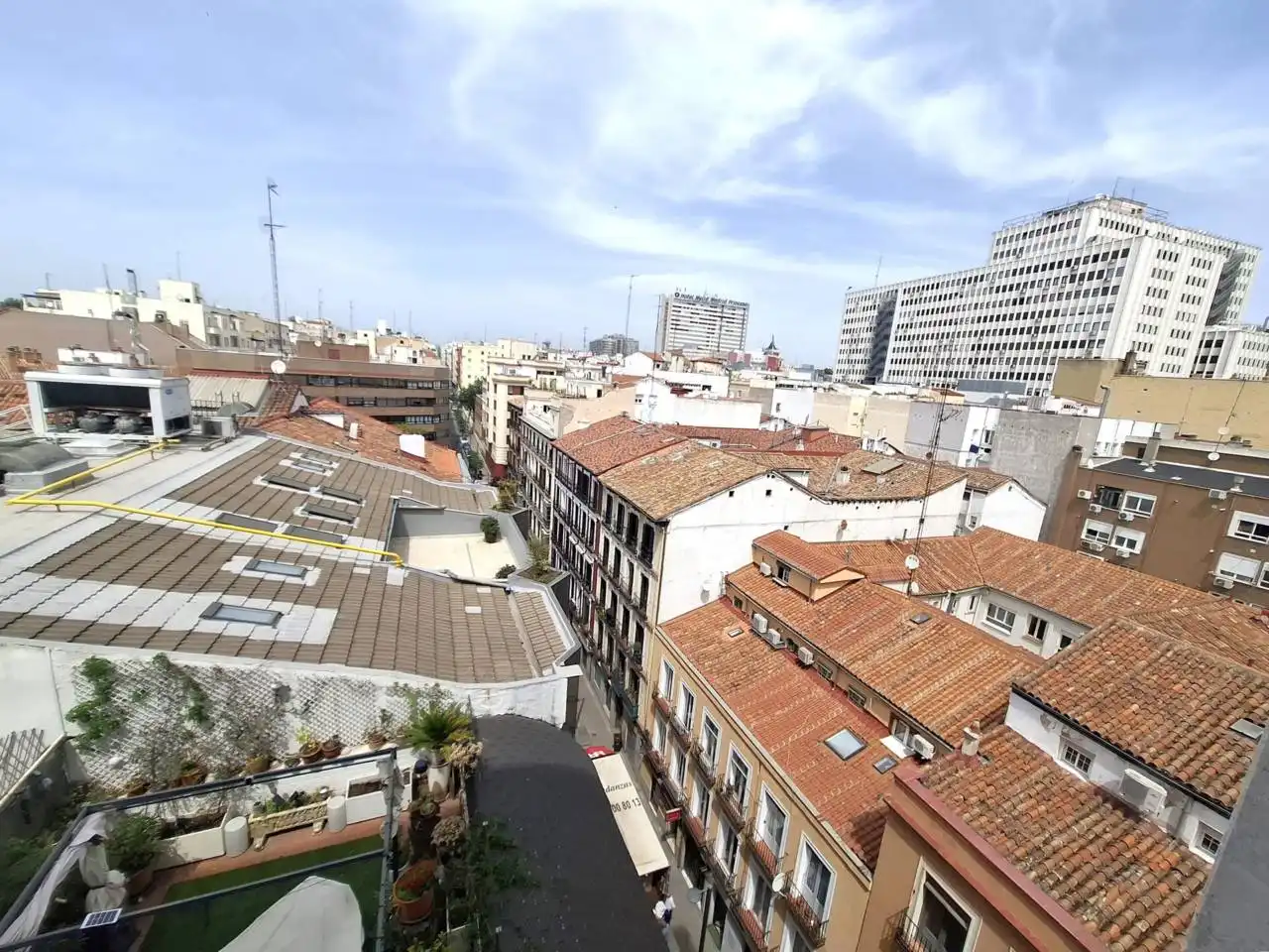 Vista exterior de Piso de alquiler en Madrid con Calefacción, Parquet y Alarma