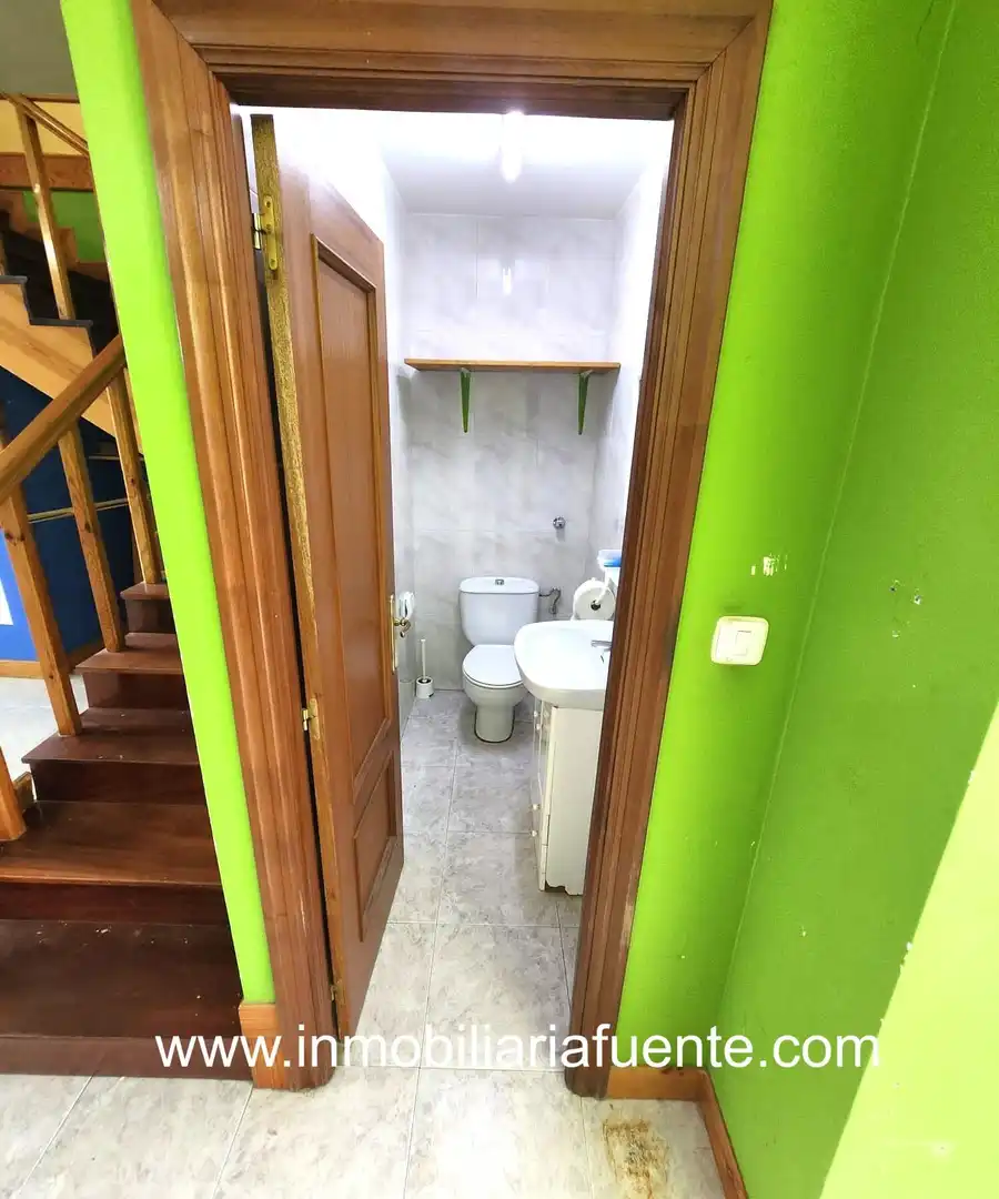 Bany de Local de lloguer en Güeñes