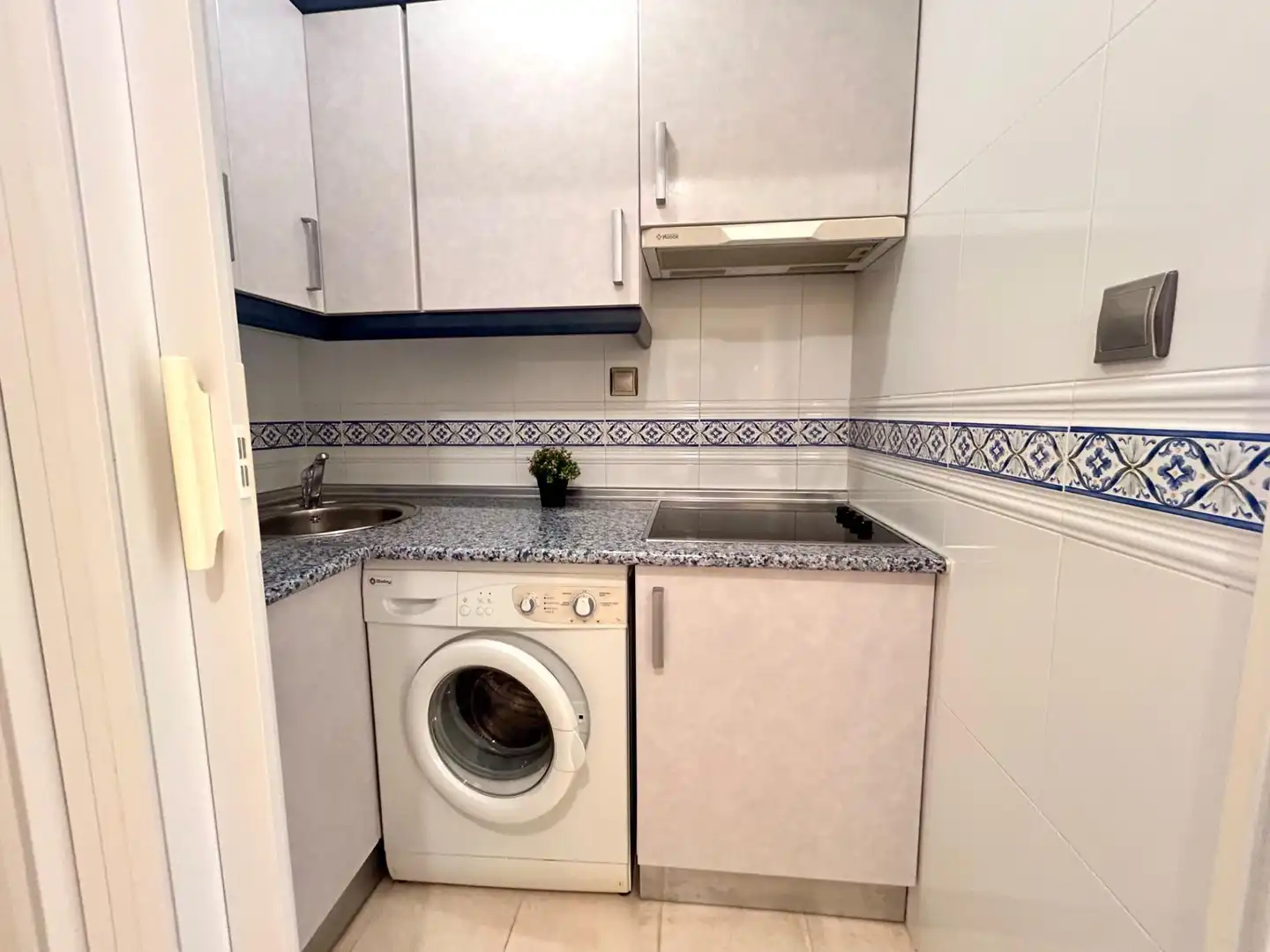 Cuina de Pis en venda en Vícar amb Aire condicionat, Terrassa i Moblat