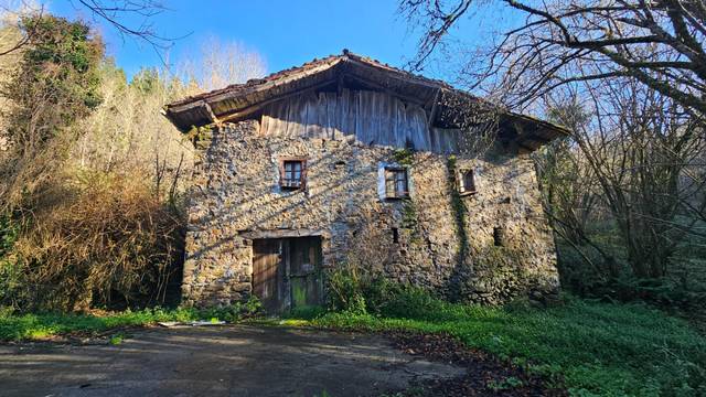 Finca rústica en Venta en Barrio de la Altzusta en Zeanuri