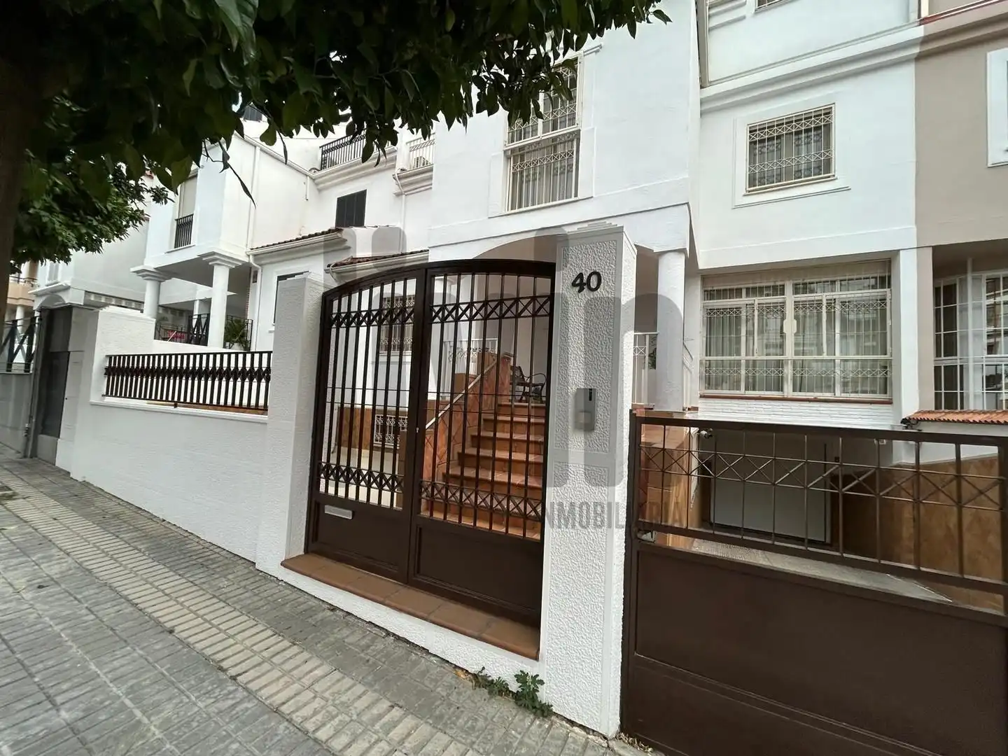 Vista exterior de Casa adosada en venda en Jaén amb Aire condicionat, Calefacció i Jardí privat