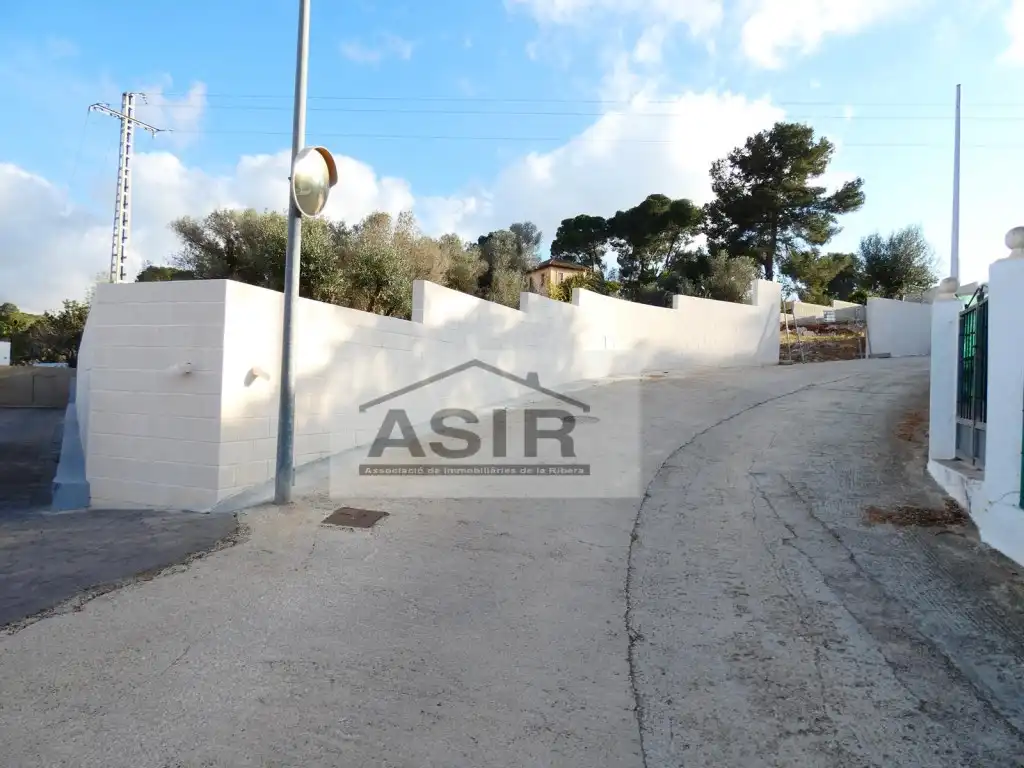 Wohnbaugrundstück zum Verkauf in Casc Urbà