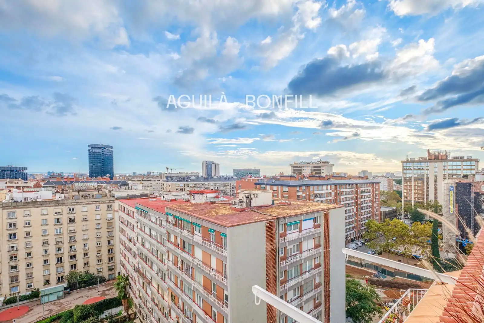 Vista exterior de Ático en venta en Barcelona con Aire acondicionado, Calefacción y Parquet