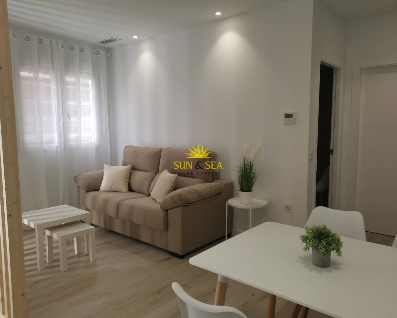 Sala d'estar de Planta baixa de lloguer en Santa Pola amb Aire condicionat, Calefacció i Moblat