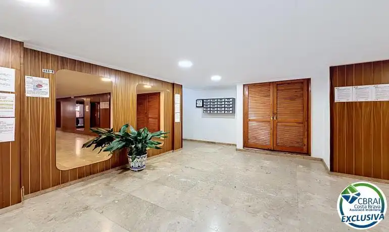 Flat for sale in Roses  with Heating, Terrace and Furnished