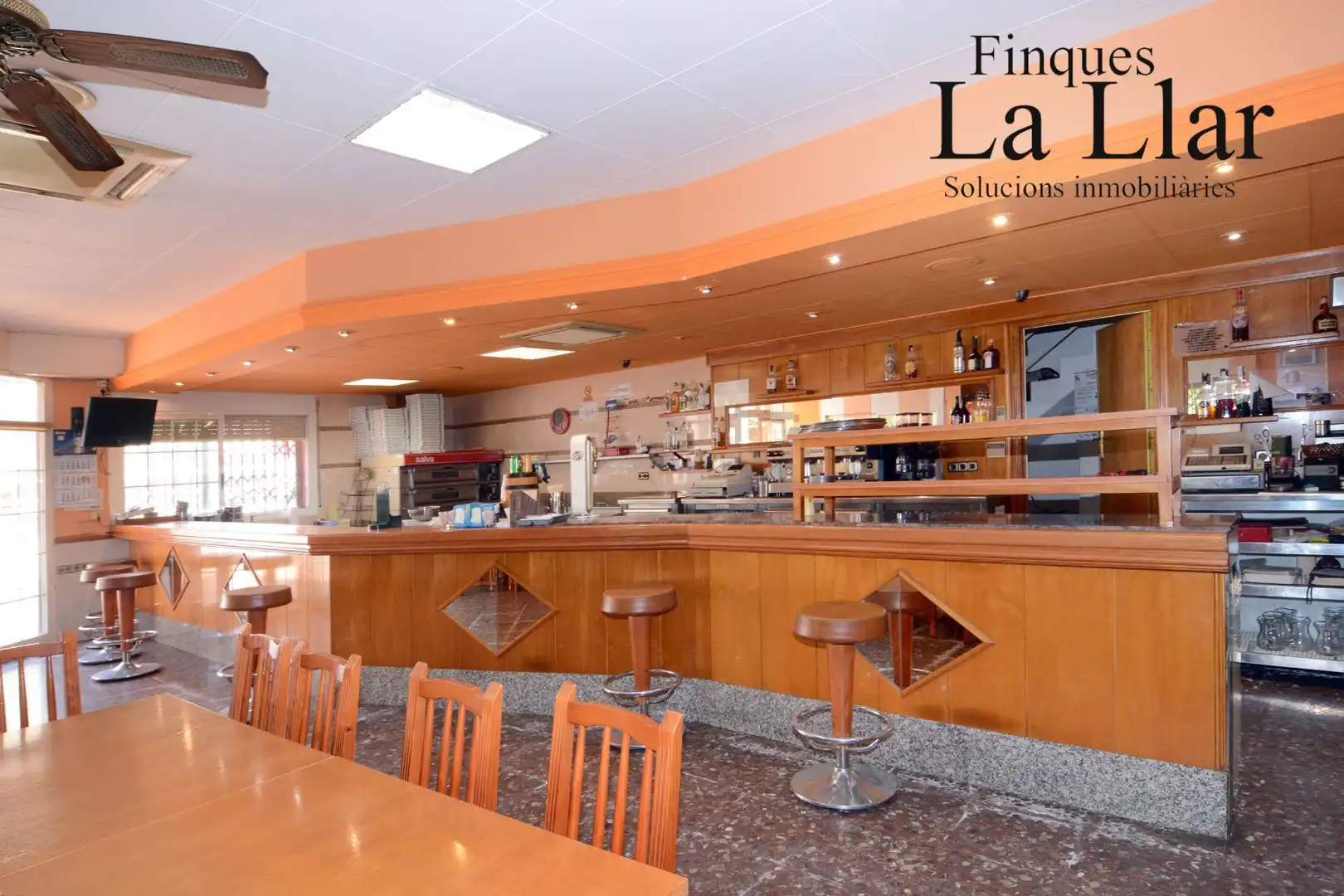 Commercial properties for sale in d'Ernest Lluch, Torrent Ballester