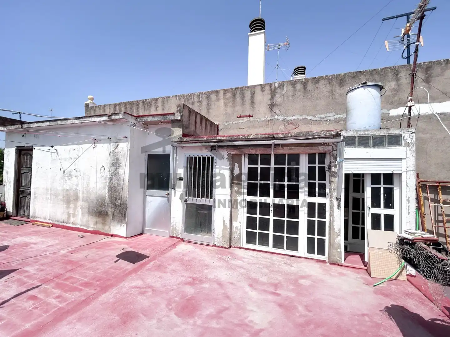 Vista exterior de Casa o xalet en venda en Arcos de la Frontera amb Aire condicionat i Traster