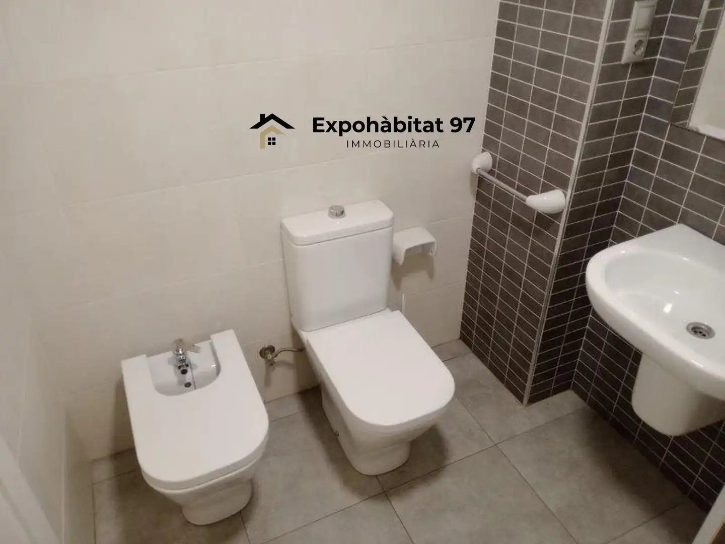 Baño de Apartamento en venta en Salou con Aire acondicionado, Calefacción y Jardín privado